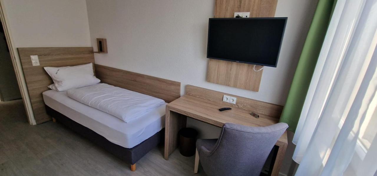 Hotel Ladage Frankfurt am Main Bagian luar foto